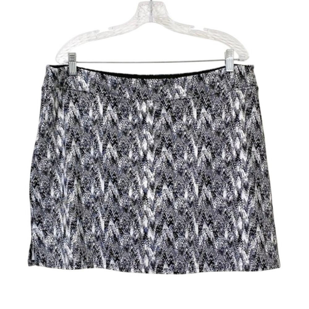 Colorado Clothing Tranquility Skort Black & White Geometric – Size L